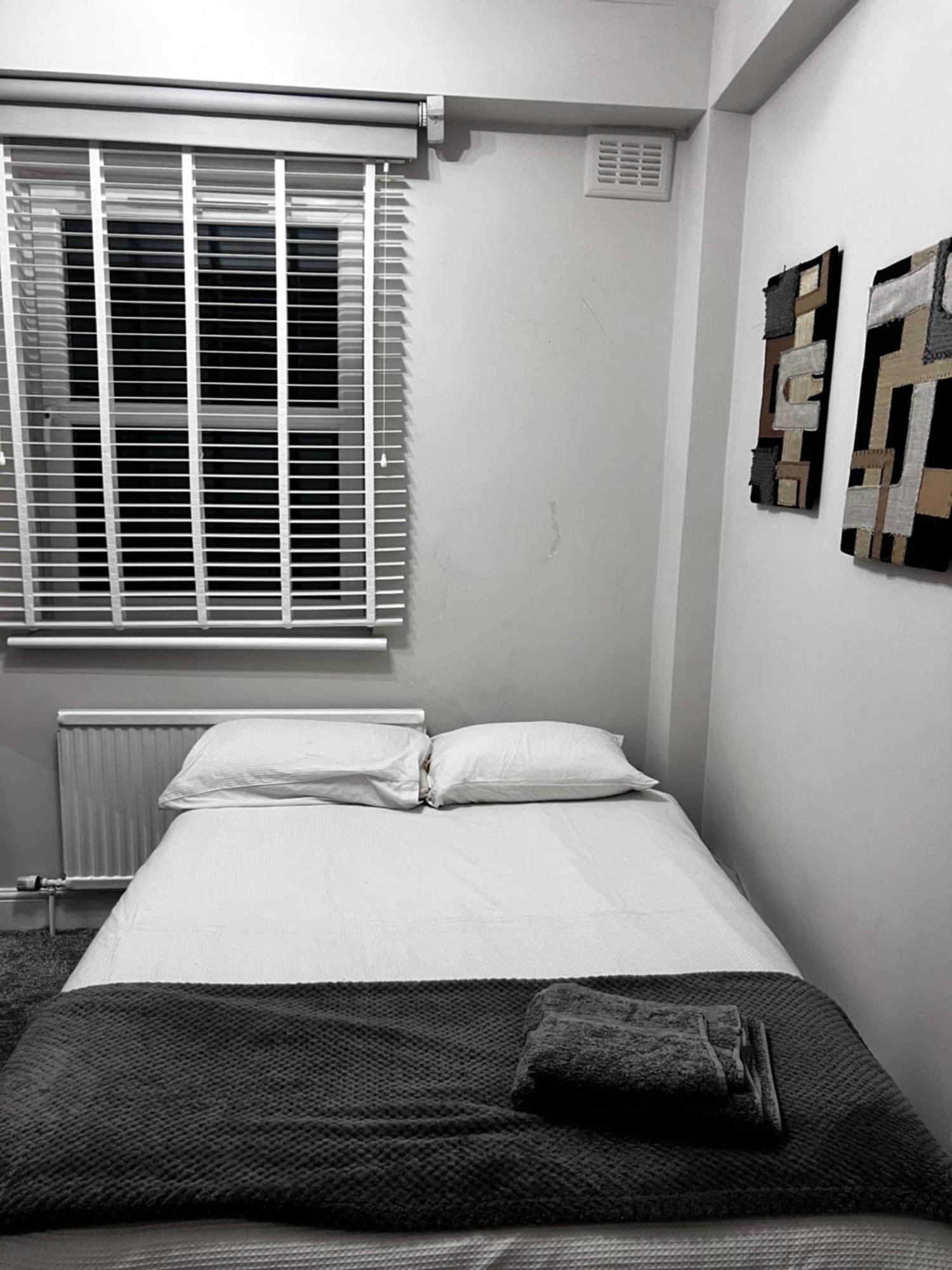 Bright And Modern Flat Near Portobello Road And The Canal 런던 외부 사진