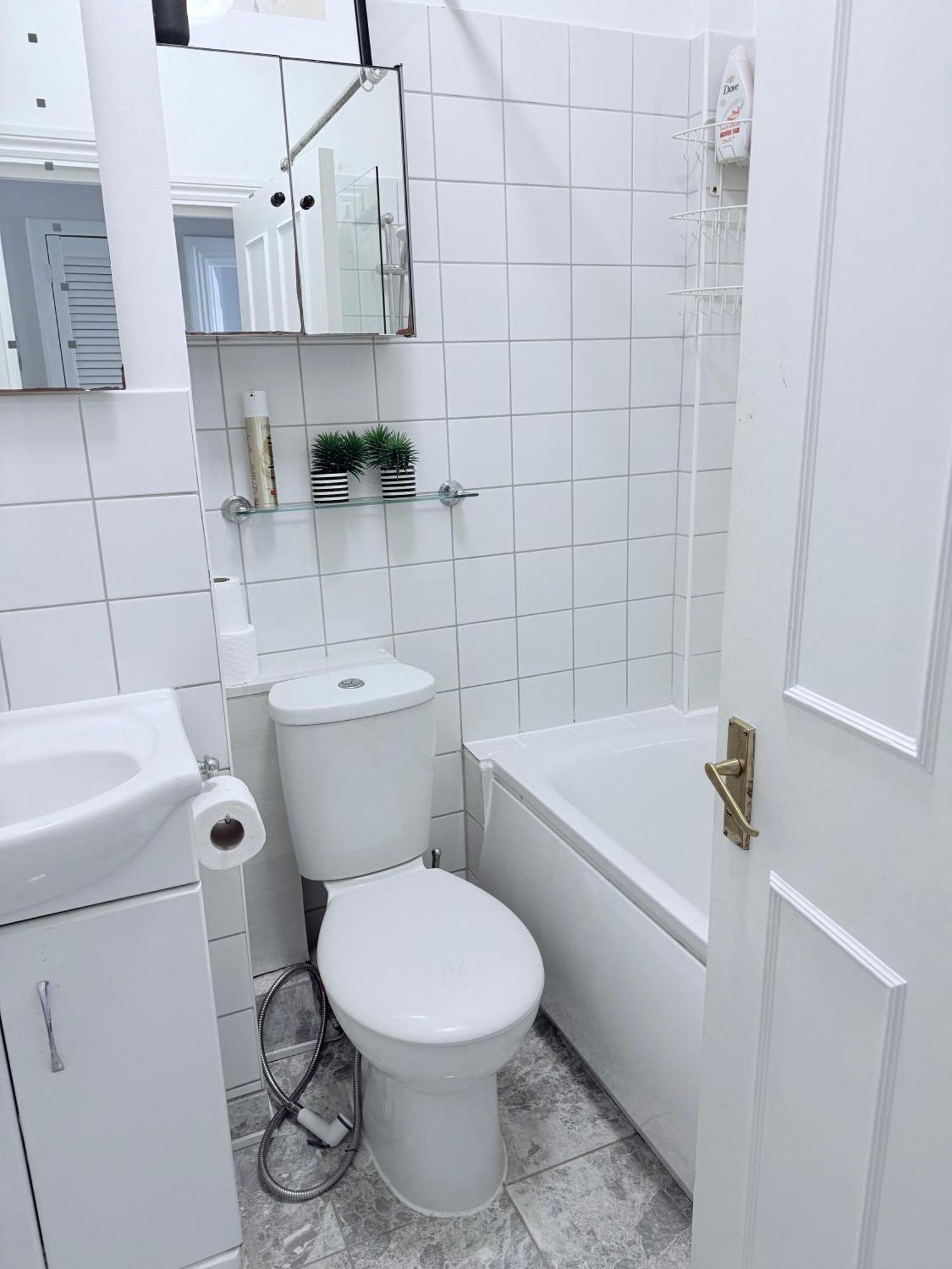 Bright And Modern Flat Near Portobello Road And The Canal 런던 외부 사진